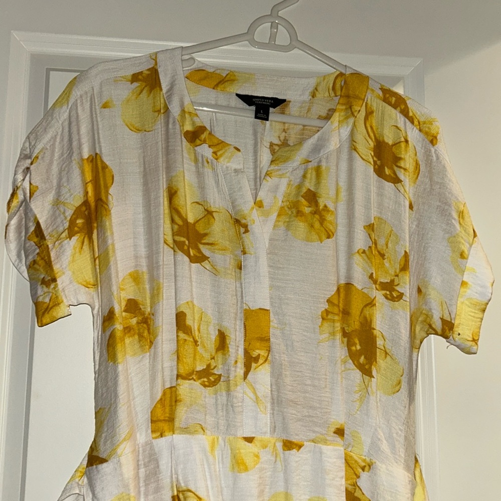 Beautiful spring Vera Wang dress (L)